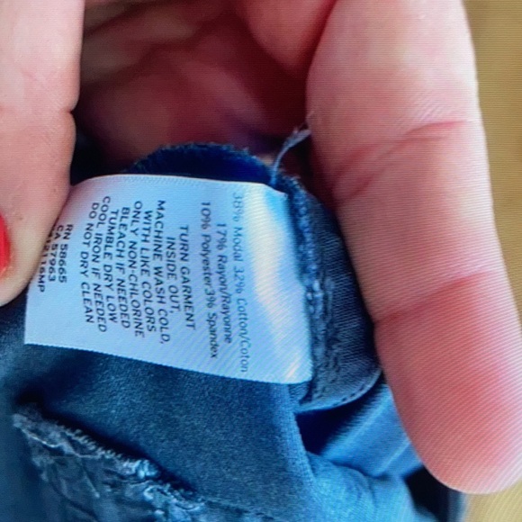 Caslon Cropped Pants - Picture 4 of 5